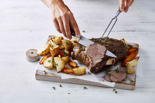 thyme-and-garlic-lamb-leg-roast-2.jpg